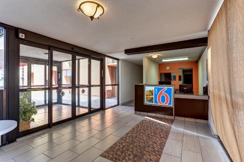 Motel 6 Jackson, TN image 15