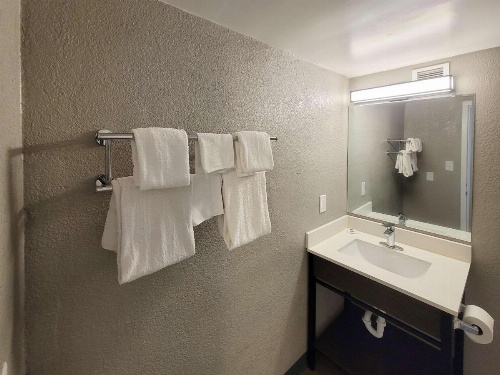 Motel 6 Jackson, TN image 32