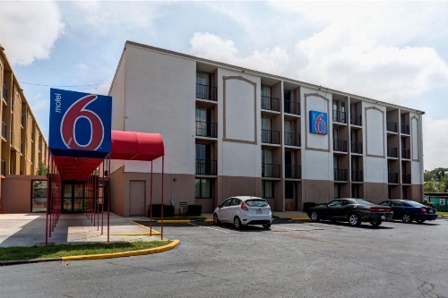Motel 6 Jackson, TN image 41